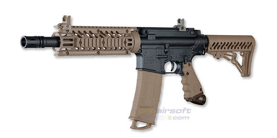 Tippmann TMC 68 kahdella lippaalla, hiekka