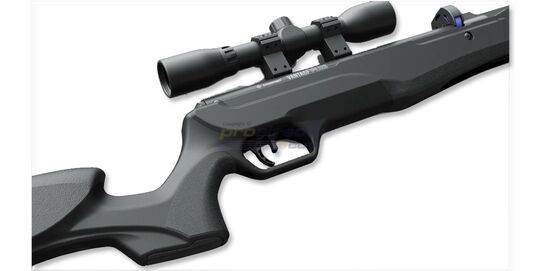 Crosman Vantage Plus Multishot ilmakivääri 4.5mm kiikarilla (24J) - Mukana tuleva 4x32 kiikari asennettuna kivääriin.