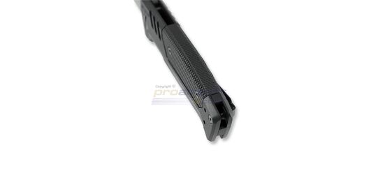 Walther PDP Tanto Serrated taittoveitsi — D2-terä, osittain hammastettu, harmaa - Lähikuva Walther PDP Tanto -veitsen kahvan selkämys.