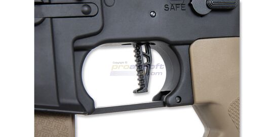 Specna Arms Daniel Defence Mk18 P19 Prime Aster ETU II Chaos Bronze, hiekka - Lähikuva liipaisimesta