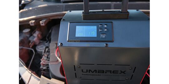 Umarex PAC1100 Compressor 230V / 12V - Clear control display on the Umarex PAC 1100 for monitoring pressure and filling settings