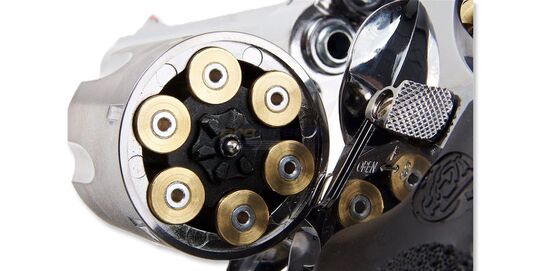 Umarex Smith & Wesson 629 Classic 6,5" 6mm CO2 Revolver - Six brass-colored metal shells for realistic loading