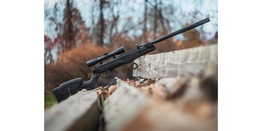 Crosman Vantage Plus Multishot ilmakivääri 4.5mm kiikarilla (24J) - Multishot ilmakivääri kiikarilla, maisemakuva.