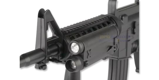 Colt M4 Carbine jousitoiminen kivääri