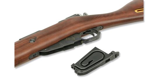 Mosin Nagant 1938 jousitoiminen kivääri (lippaalla), puutukki